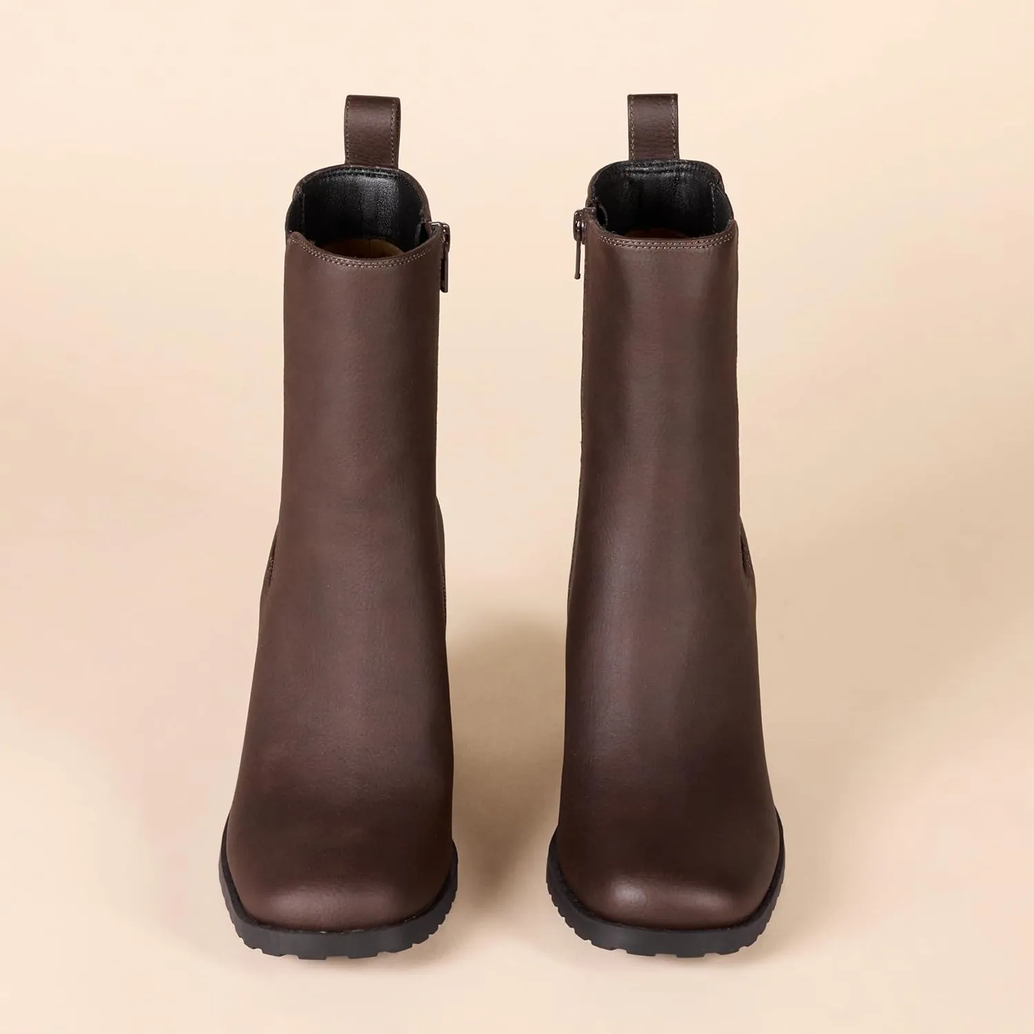 Amazon Essentials Women's Heeled Chelsea Boot