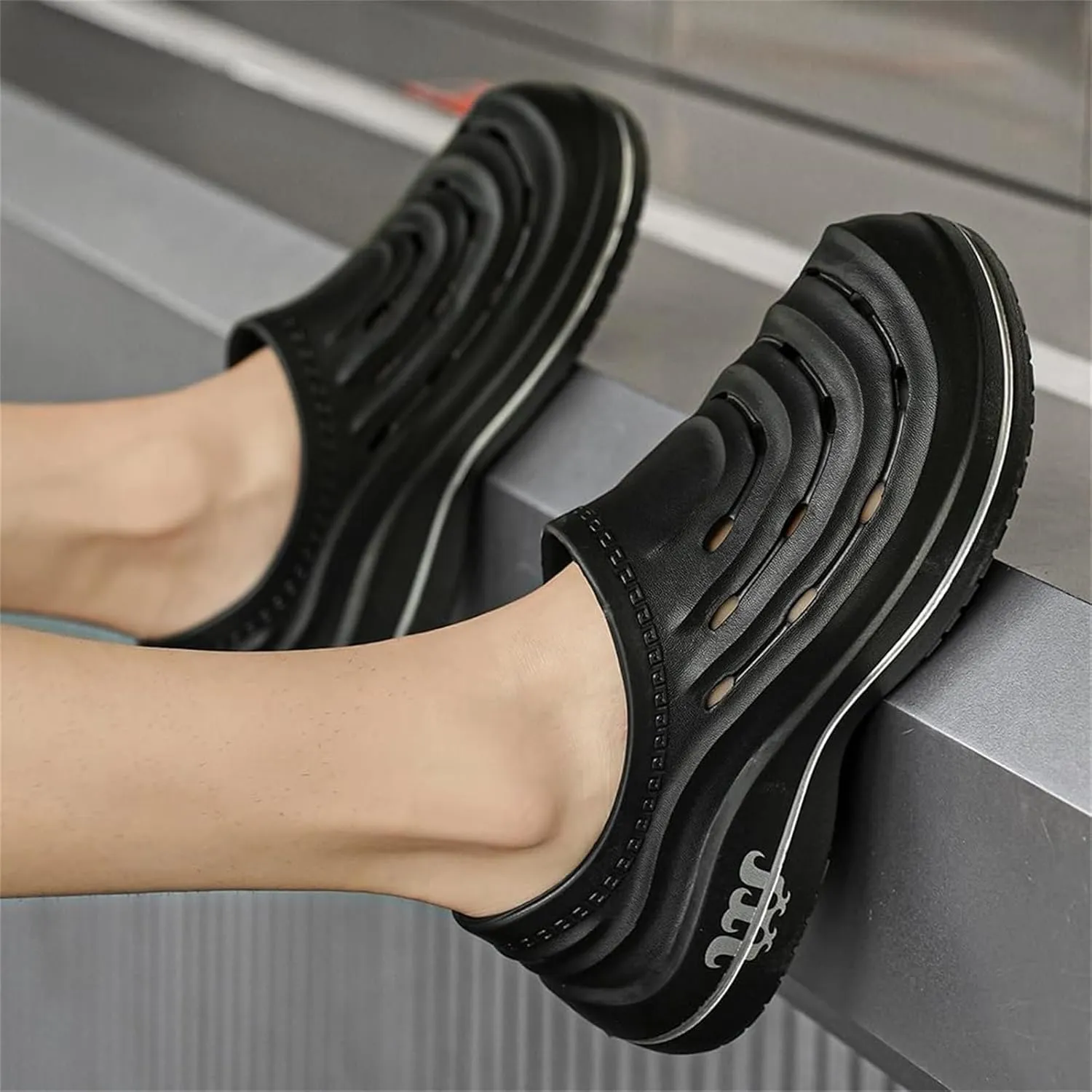 Armadillo Clogs for Nurses Chef Shoes Men Nonslip Work Shoes Women Kitchen Restaurant Slip Resistant Lightweight Waterproof for Food Service Nursing Shoe Casual Walking Footwear Oil Non-Slip Working