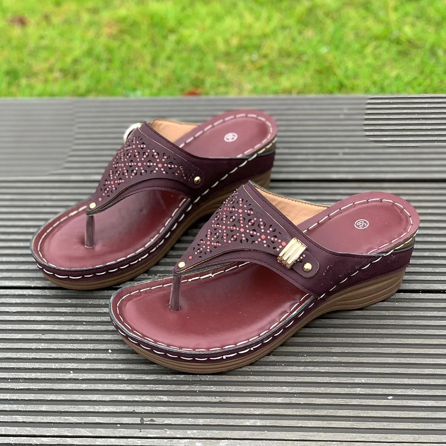 Breathable Mesh Hollow Sports Sandals Non-Slip 2025 New Women’s Wedge Orthopedic Flip-Flops Summer Casual Beach Travel Slides