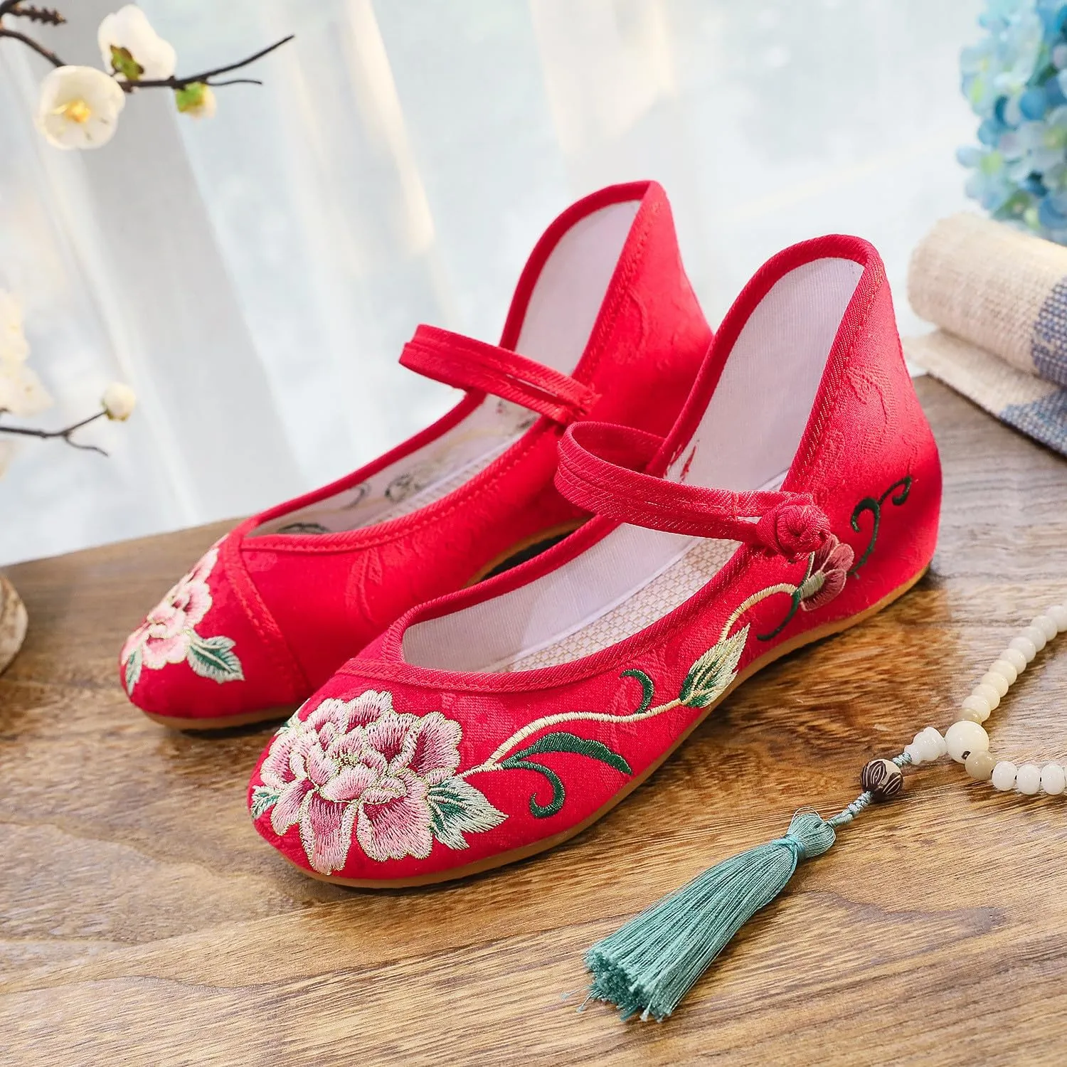 Chinese Embroidered Shoes for Women Round Toe Mary Jane Shoes Handmade Floral Slip On Loafers Comfort Walking Flats