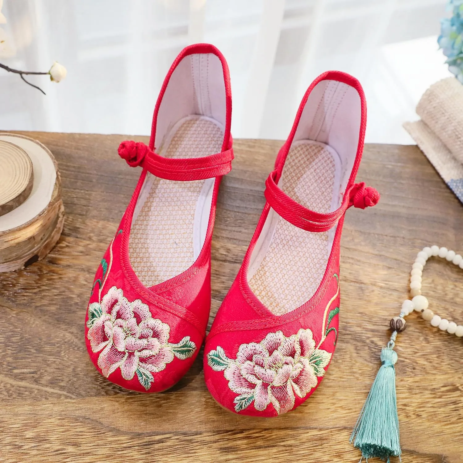 Chinese Embroidered Shoes for Women Round Toe Mary Jane Shoes Handmade Floral Slip On Loafers Comfort Walking Flats