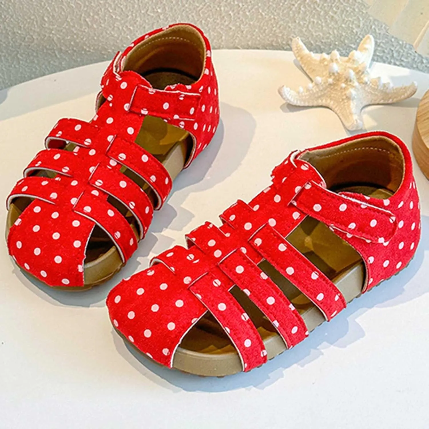Comfortable Slip-On Kids Sandals Girls Polka Dot Sandals Children's Hollow Breathable Closed Toe Beach Shoes Girls Shoes Fisherman Water Beach Flat
