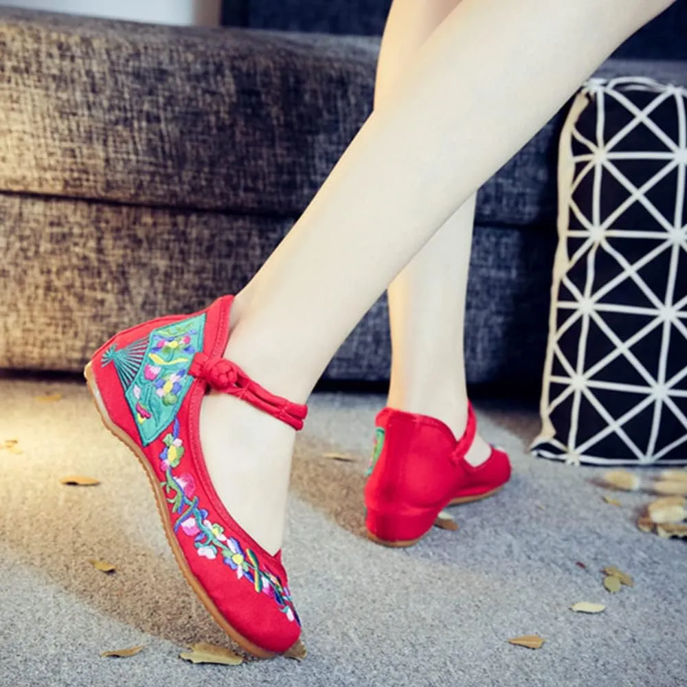Floral Handmade Embroidered Shoes for Women Chinese Style Comfortable Loafers Shoes Casual Round Toe Walking Mary Jane Ballet Flats Shoes