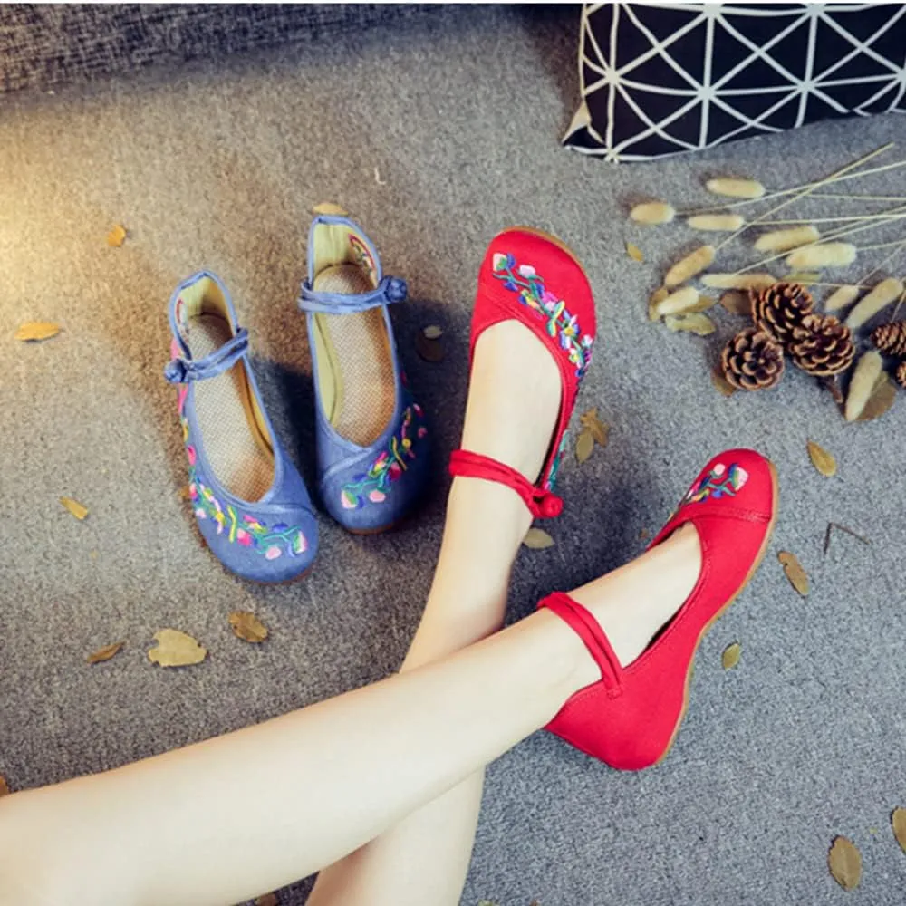 Floral Handmade Embroidered Shoes for Women Chinese Style Comfortable Loafers Shoes Casual Round Toe Walking Mary Jane Ballet Flats Shoes