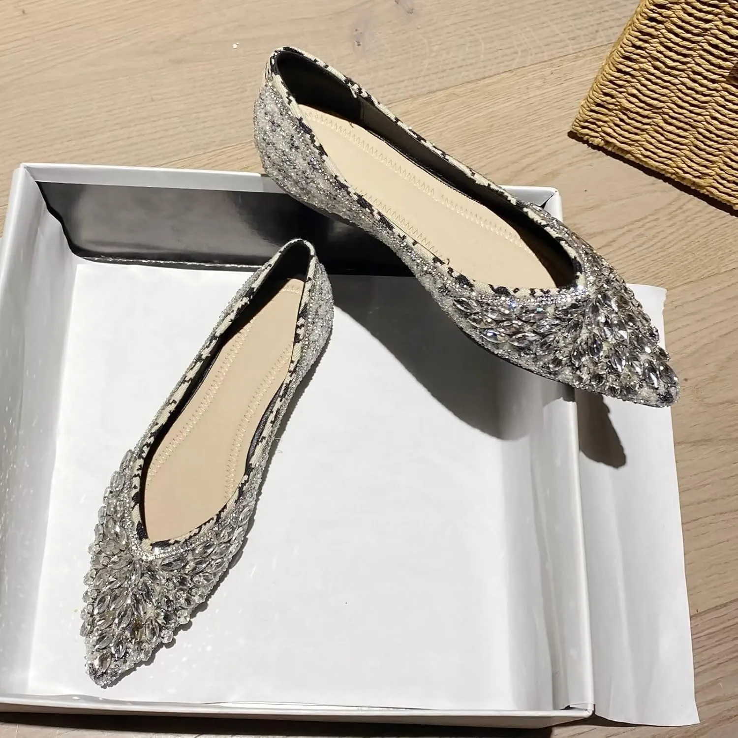 HuangTaiJi Qing Women's Pearl Rhinestone Pointed Toe Ballet Flats Dressy Comfortable Flat Shoes Slip-On Loafers Elegant Shoes