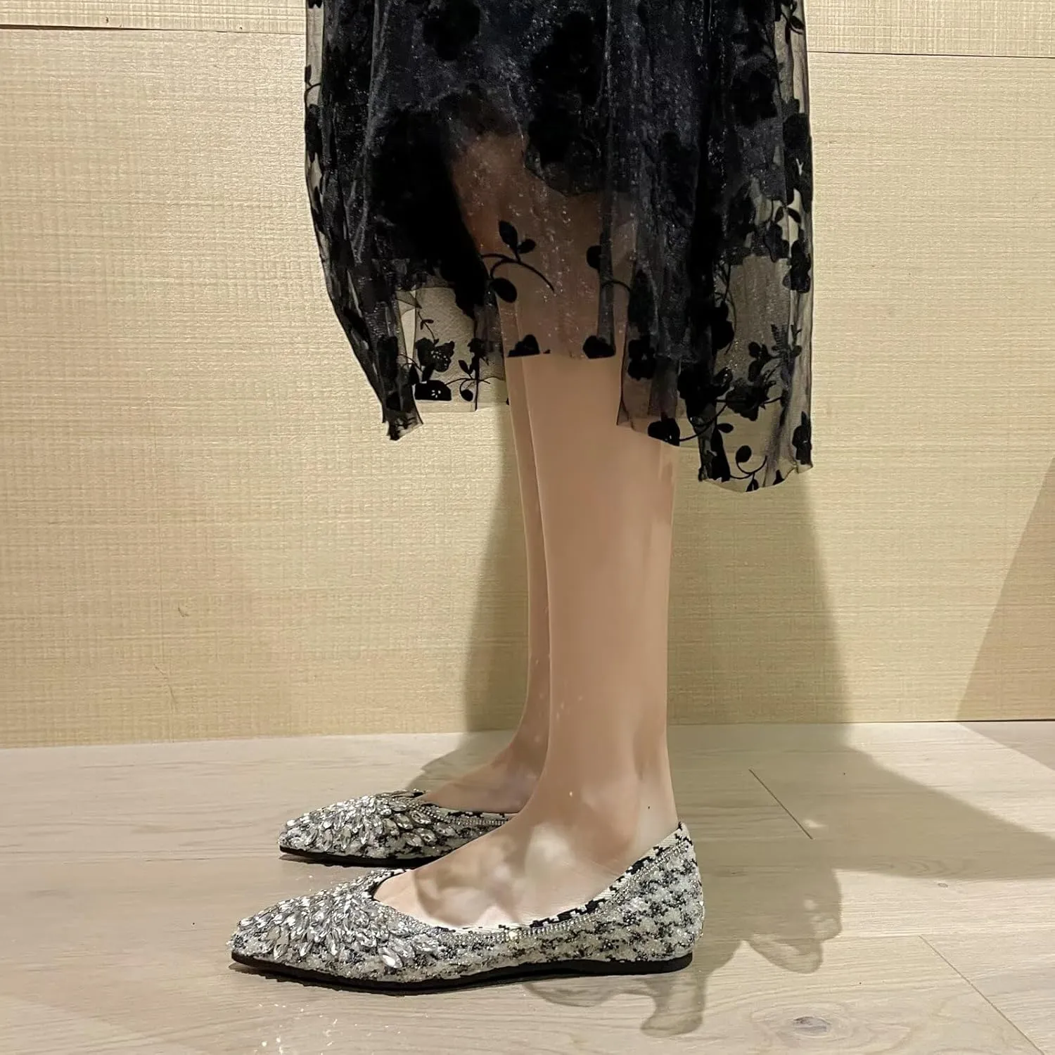 HuangTaiJi Qing Women's Pearl Rhinestone Pointed Toe Ballet Flats Dressy Comfortable Flat Shoes Slip-On Loafers Elegant Shoes