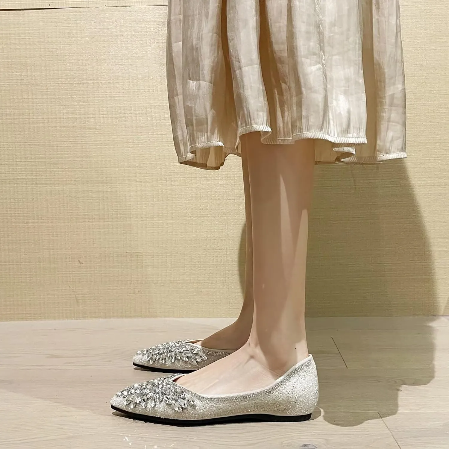 HuangTaiJi Qing Women's Pearl Rhinestone Pointed Toe Ballet Flats Dressy Comfortable Flat Shoes Slip-On Loafers Elegant Shoes