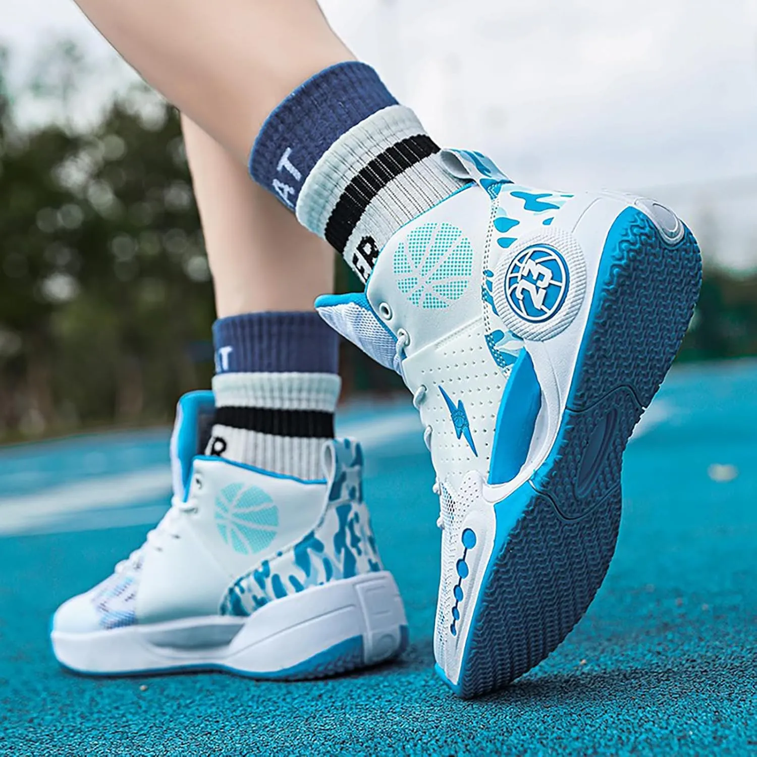 Kids Basketball Shoes Boys Girls High Top Sneakers Comfy Breathable Outdoor Cushioning Athletic Shoes for Training Running