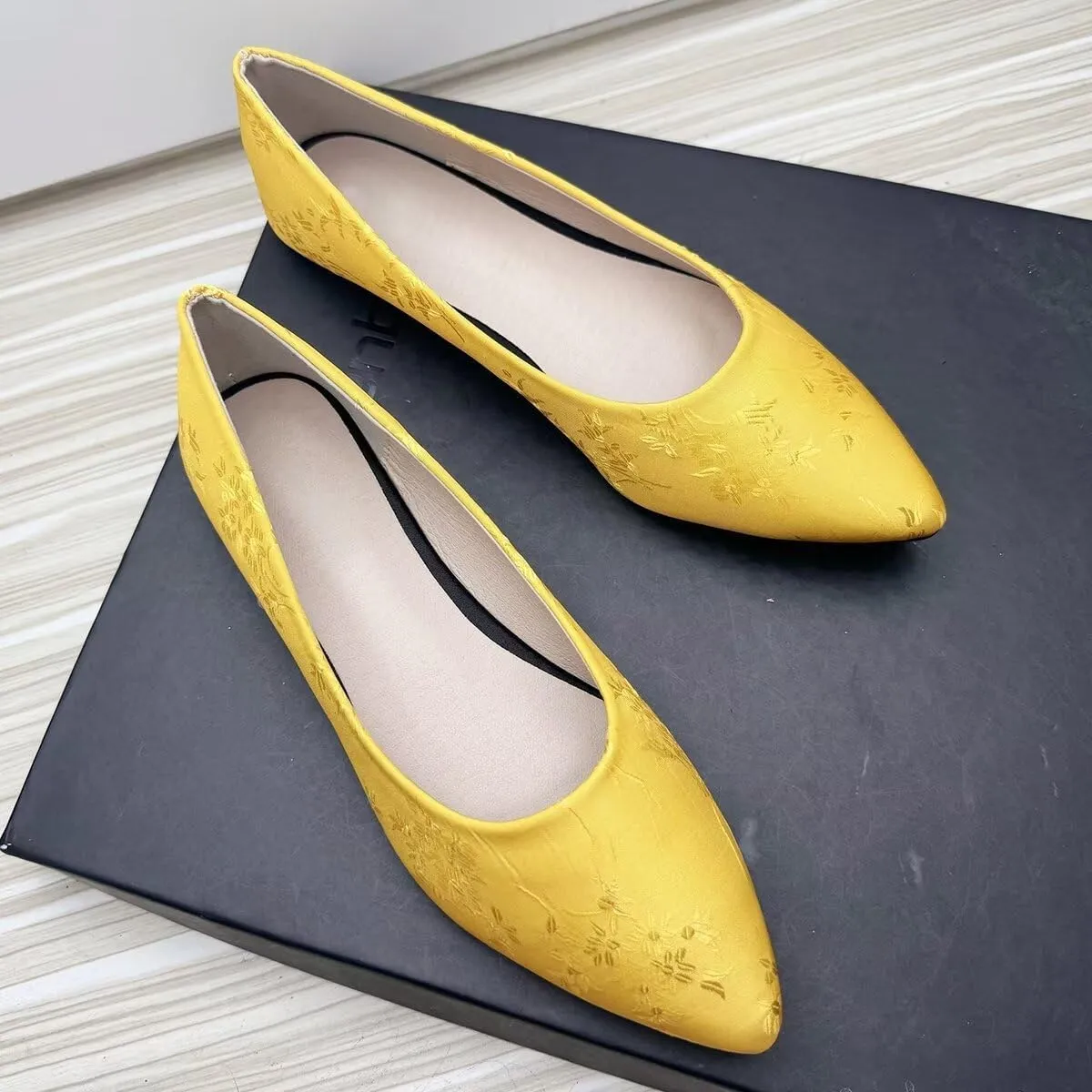 LUXINYU Women Dress Shoes Pointed Toe Satin Embroidered Upper Slip on Ballet Flats Comfortable Work Flats Low Heel Daily Walking Shoes Prom Party Shoes