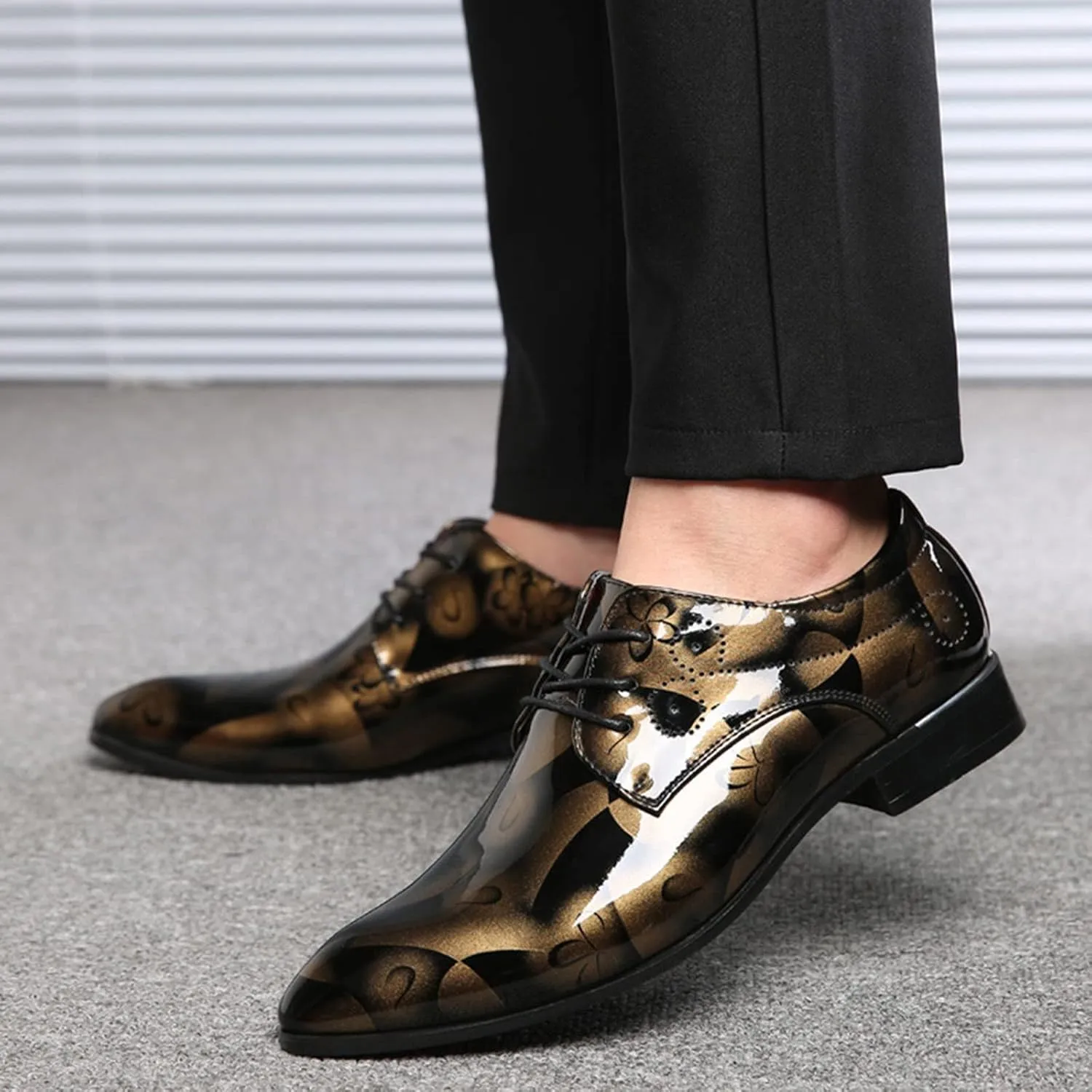 Men's Casual Dress Shoes with Blue Pattern Comfortable Low Heel Business Formal Shoes Pointed Toe Dress Oxfords Men Lace up Patent Leather Shoe Elegant Dating Fashion Shoe Casual Brogues