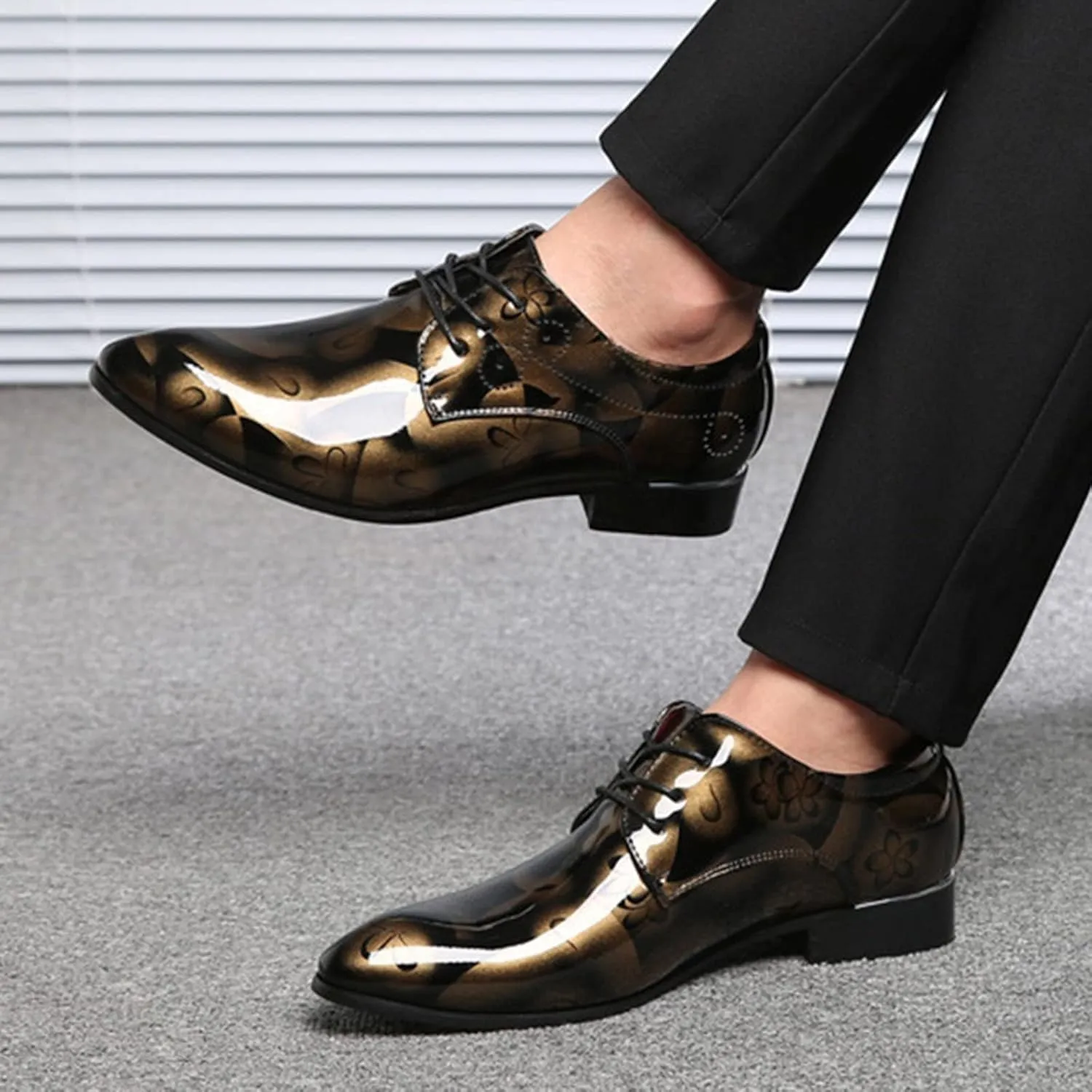 Men's Casual Dress Shoes with Blue Pattern Comfortable Low Heel Business Formal Shoes Pointed Toe Dress Oxfords Men Lace up Patent Leather Shoe Elegant Dating Fashion Shoe Casual Brogues