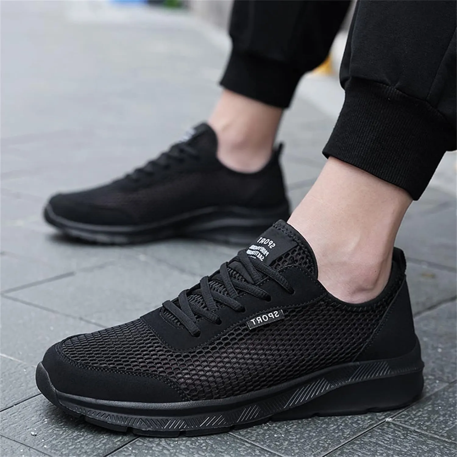 Men's Non Slip Running Shoes Ultra Light Breathable Casual Walking Shoes Fashion Sneakers Mesh Workout Sports Shoes