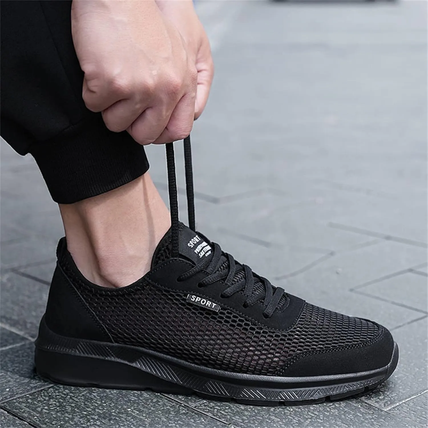 Men's Non Slip Running Shoes Ultra Light Breathable Casual Walking Shoes Fashion Sneakers Mesh Workout Sports Shoes