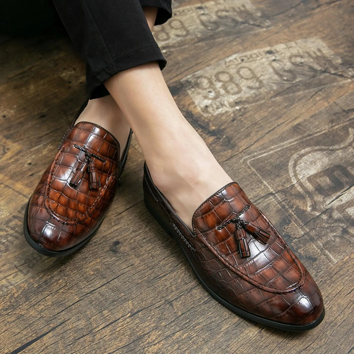 Mens Stone Grain Leather Tassel Slip On Dress Loafers Retro Low Heels Pointed Toe Penny Shoes for Formal Business Wedding Office