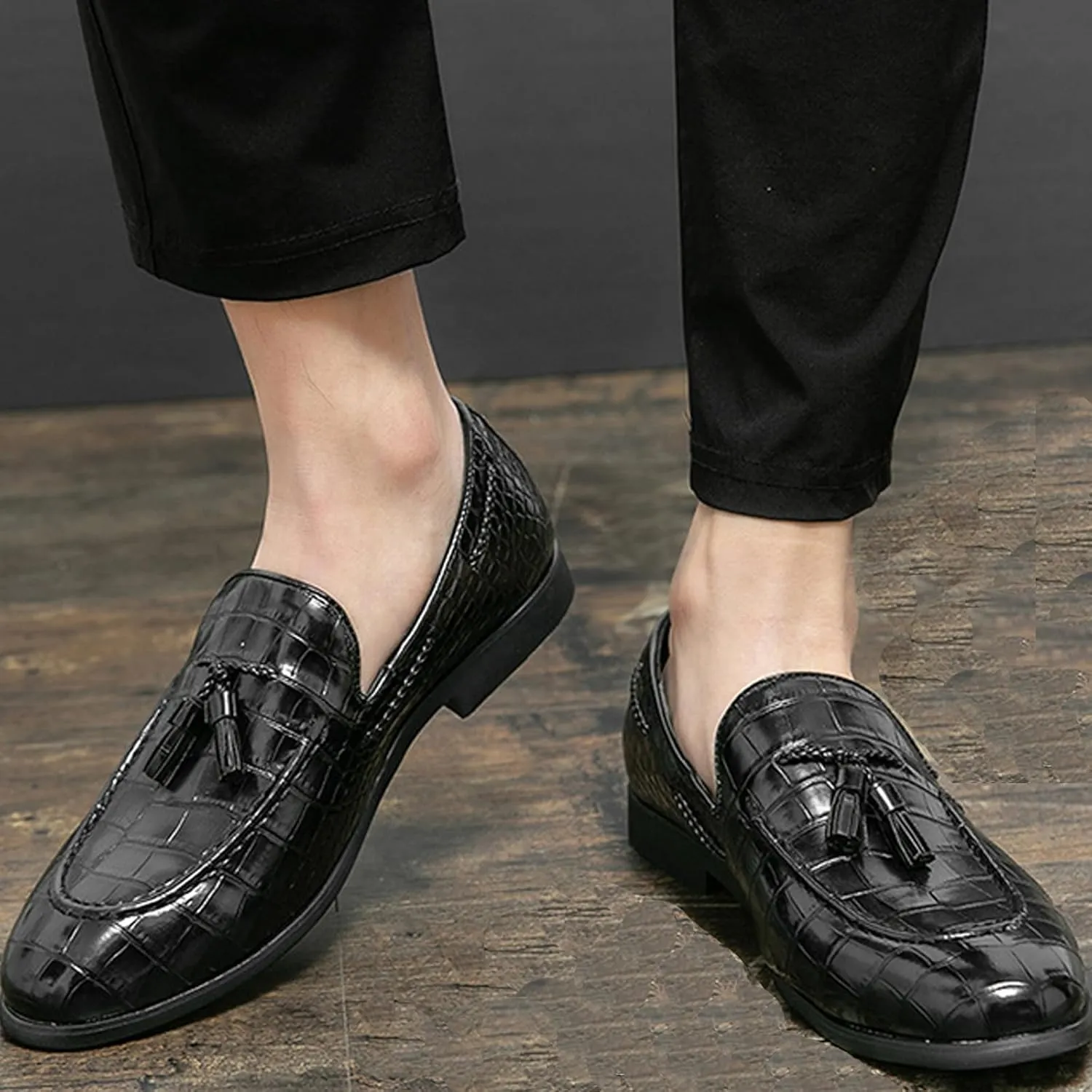 Mens Stone Grain Leather Tassel Slip On Dress Loafers Retro Low Heels Pointed Toe Penny Shoes for Formal Business Wedding Office