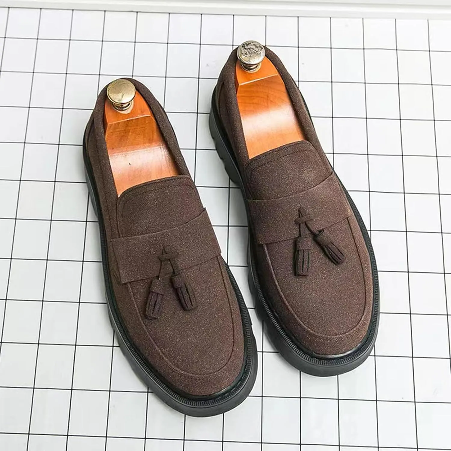 Men's Suede Tassel Platform Penny Loafers Retro Round Head Wide Toe Lug Sole Non-Slip Slip-On Formal Shoes Casual Business Loafers