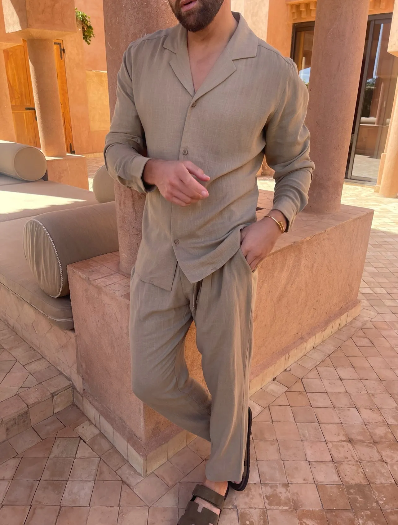 Men’s Two-Piece Set – Lightweight – Button-Up Shirt & Tapered Pants – Relaxed Fit – Holiday Essential