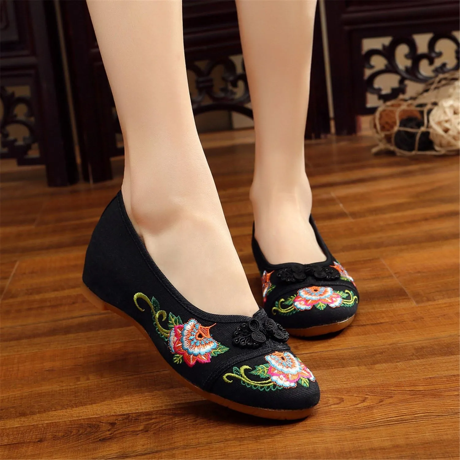 Qhome Women's Floral Embroidery Comfortable Casual Walking Canvas Loafers Espadrilles Wedge Shoe