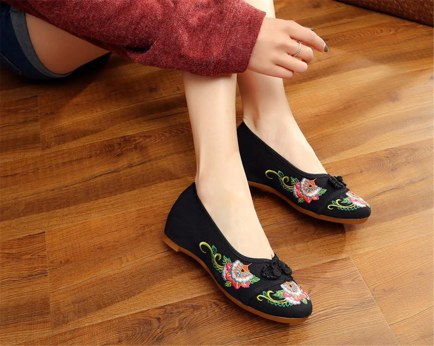 Qhome Women's Floral Embroidery Comfortable Casual Walking Canvas Loafers Espadrilles Wedge Shoe