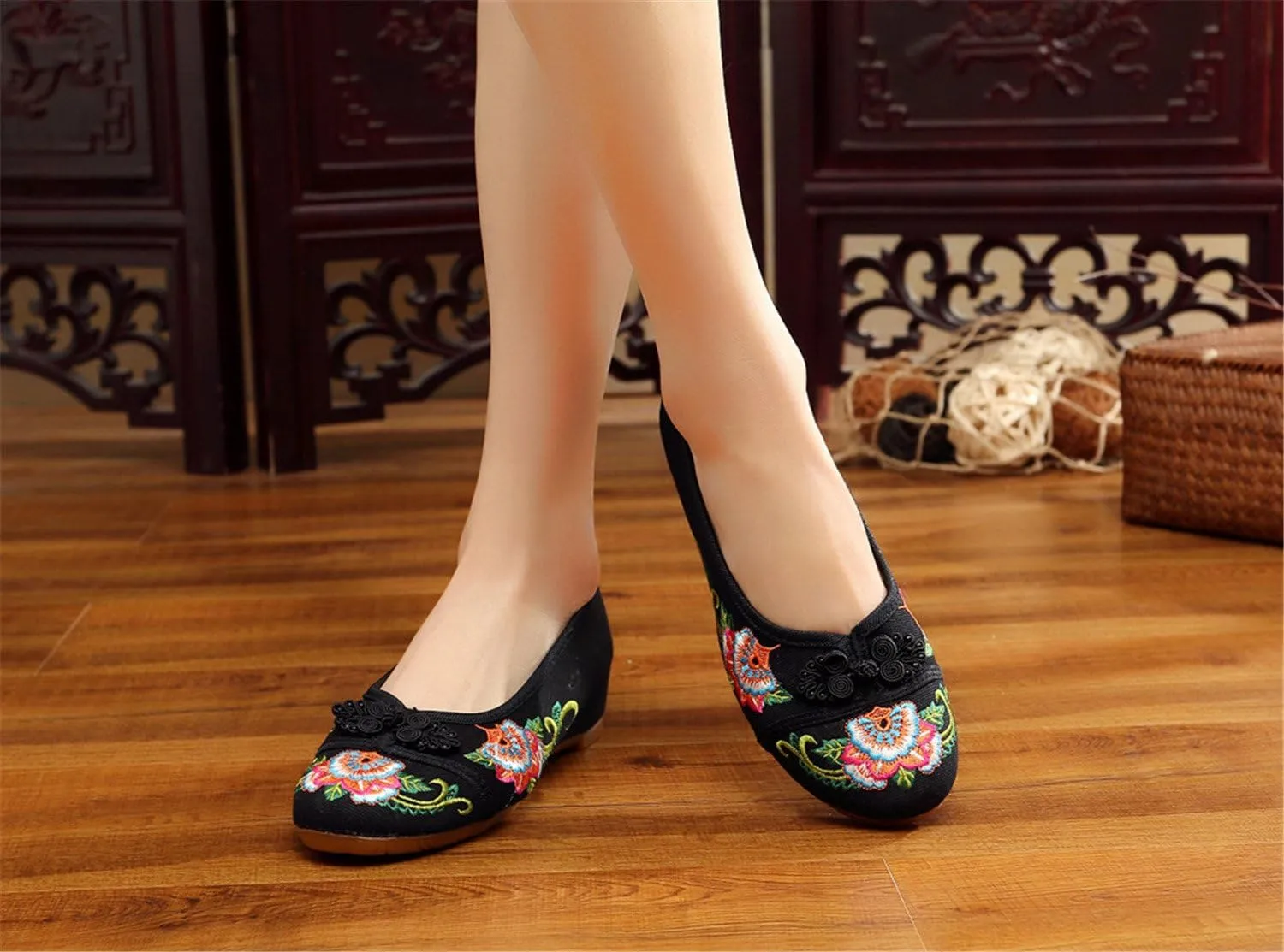 Qhome Women's Floral Embroidery Comfortable Casual Walking Canvas Loafers Espadrilles Wedge Shoe