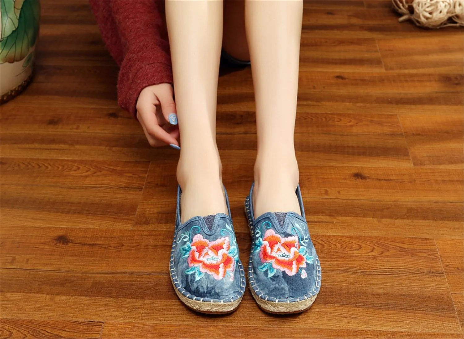Qhome Women's Floral Embroidery Tie-dye Linen Comfortable Casual Walking Canvas Loafers Espadrilles Shoes