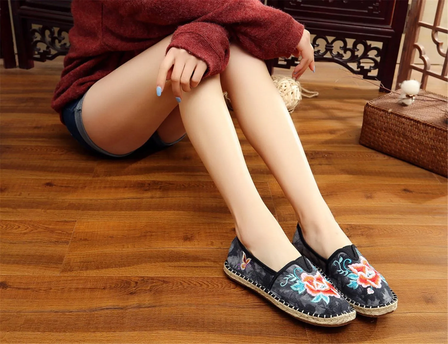 Qhome Women's Floral Embroidery Tie-dye Linen Comfortable Casual Walking Canvas Loafers Espadrilles Shoes