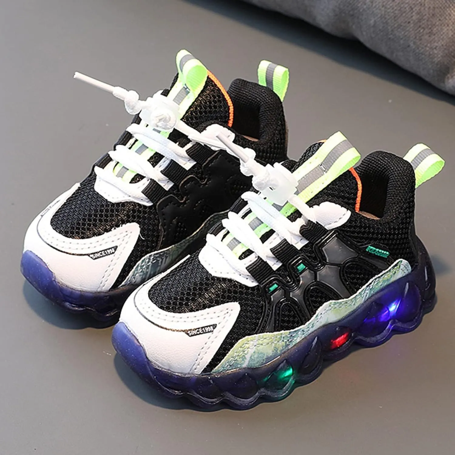 sfdgfhyf Children Summer Sandals Fashion Light On LED Baby Shoes Casual Shoes Boy Sport Shoes Soft Sole Kids Sport Shoes
