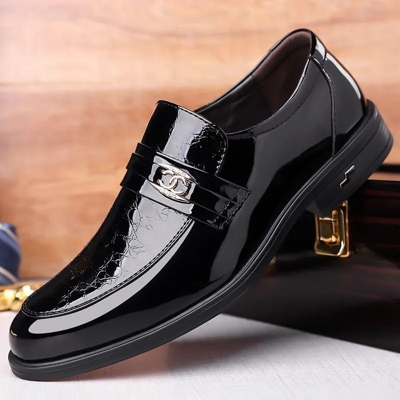 Water-Resistant Men's Driving Moccasins with Flexible Sole, Genuine Leather Upper for Long Commutes & Casual Fridays, Lightweight Travel Loafers Shoes
