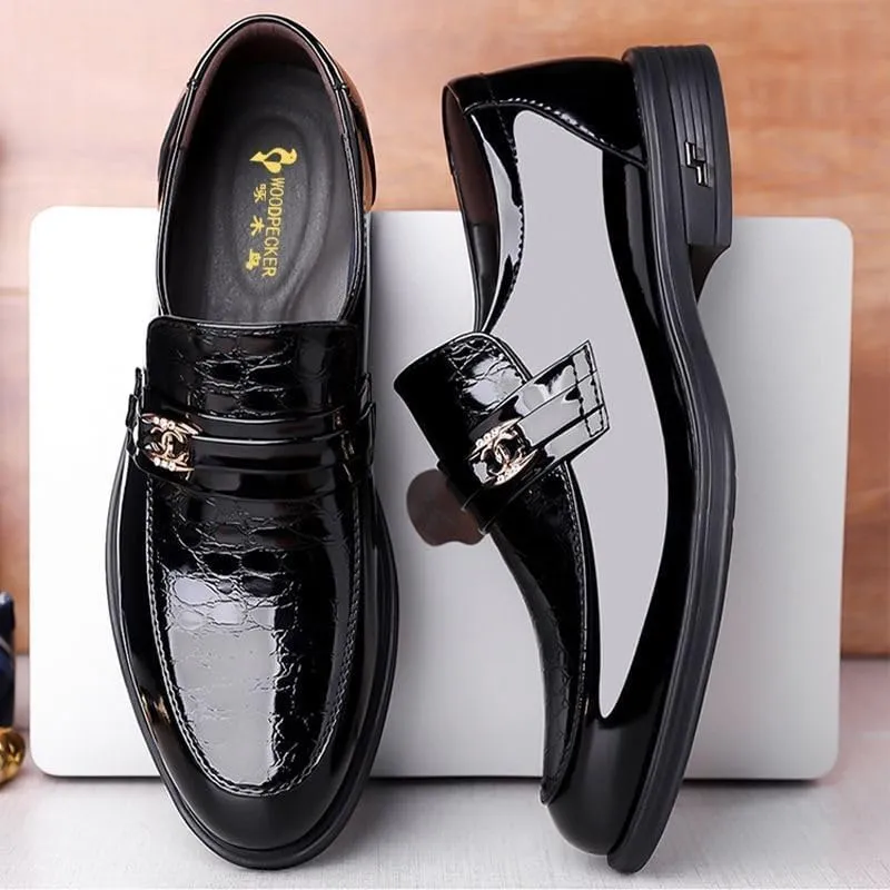 Water-Resistant Men's Driving Moccasins with Flexible Sole, Genuine Leather Upper for Long Commutes & Casual Fridays, Lightweight Travel Loafers Shoes