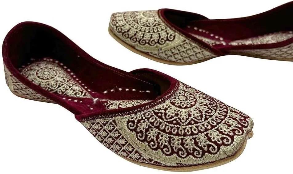 Women Flat Velvet Khussa Shoes Punjabi Jutti Traditional Mojari Loafers Pumps