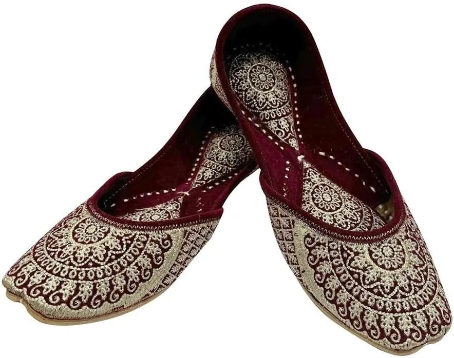 Women Flat Velvet Khussa Shoes Punjabi Jutti Traditional Mojari Loafers Pumps