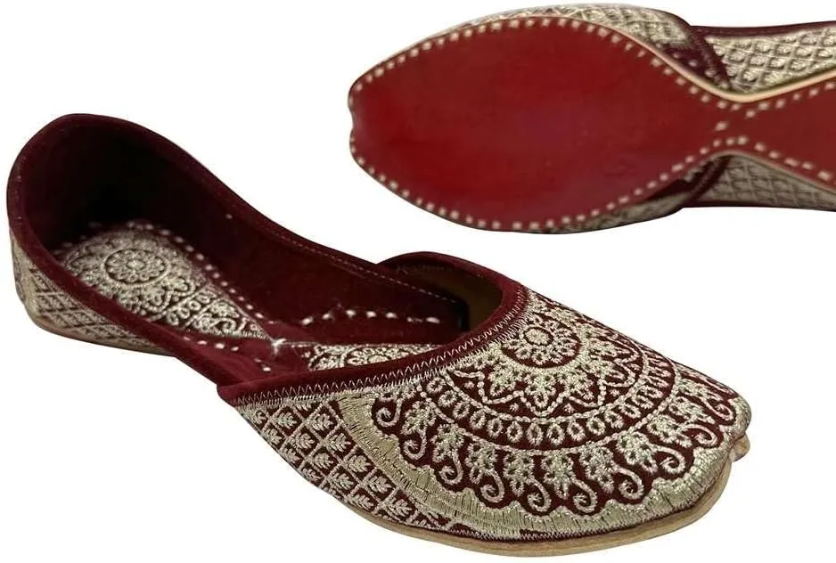 Women Flat Velvet Khussa Shoes Punjabi Jutti Traditional Mojari Loafers Pumps