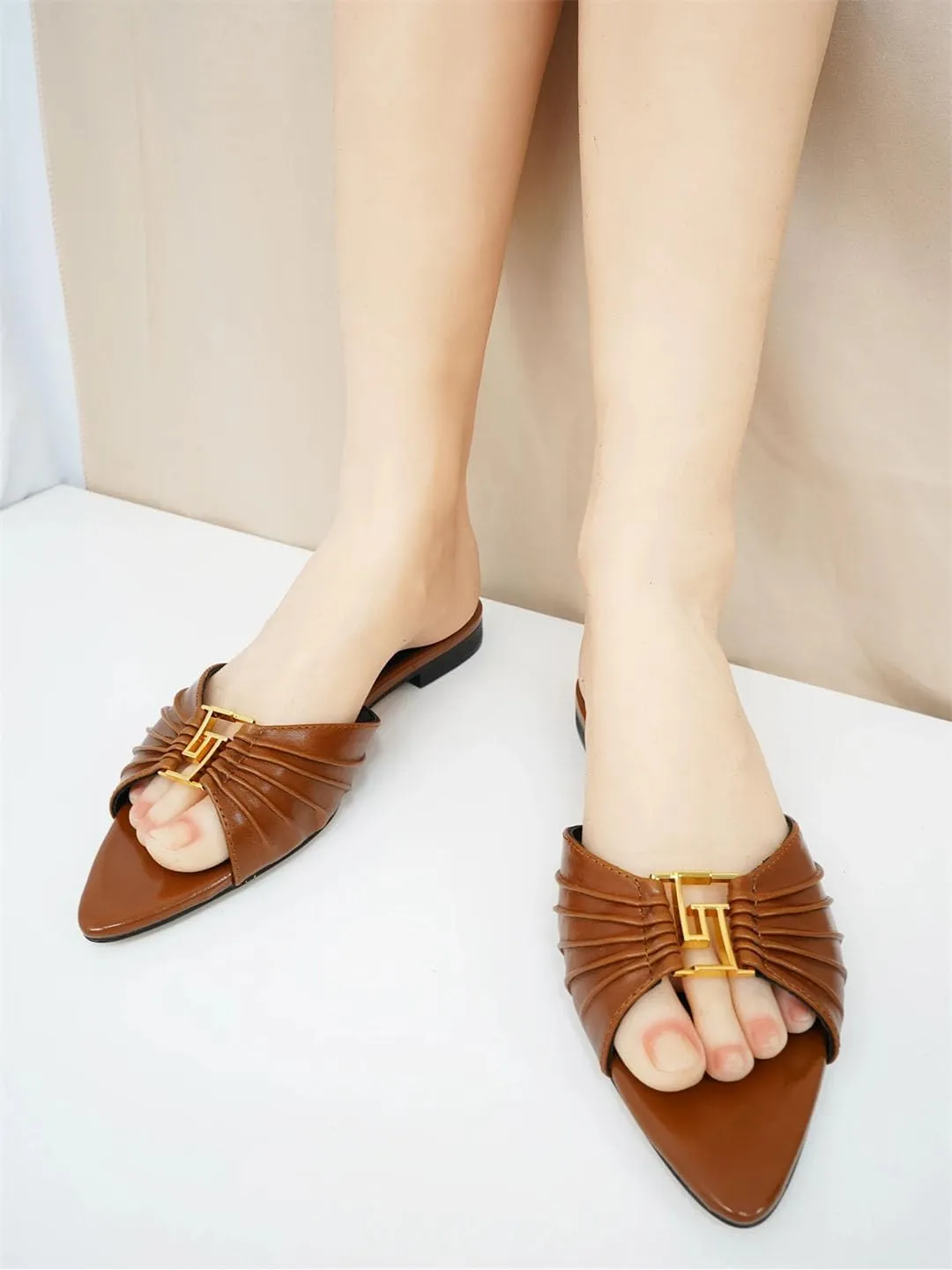 Women's Elegant Flat Sandals Genuine Leather Solid Color Pull On Fashion Slippers Luxury Design Sandals