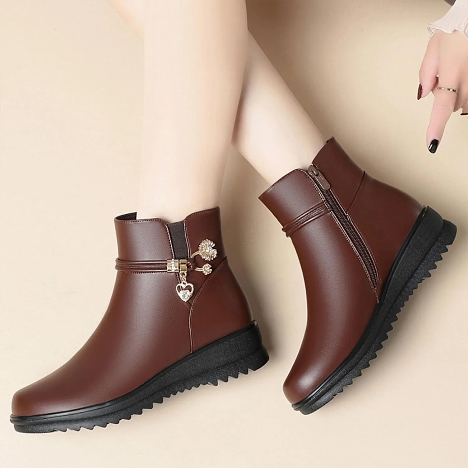Women's Leather Platform Wedge Heel Ankle Boots Comfortable Round Toe Warm Fur Lining Side Zipper Non-slip Lug Sole Winter Ankle Boots Outdoor Work Walking Snow Boots