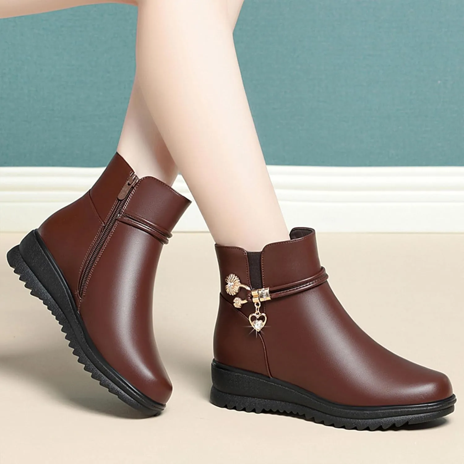Women's Leather Platform Wedge Heel Ankle Boots Comfortable Round Toe Warm Fur Lining Side Zipper Non-slip Lug Sole Winter Ankle Boots Outdoor Work Walking Snow Boots