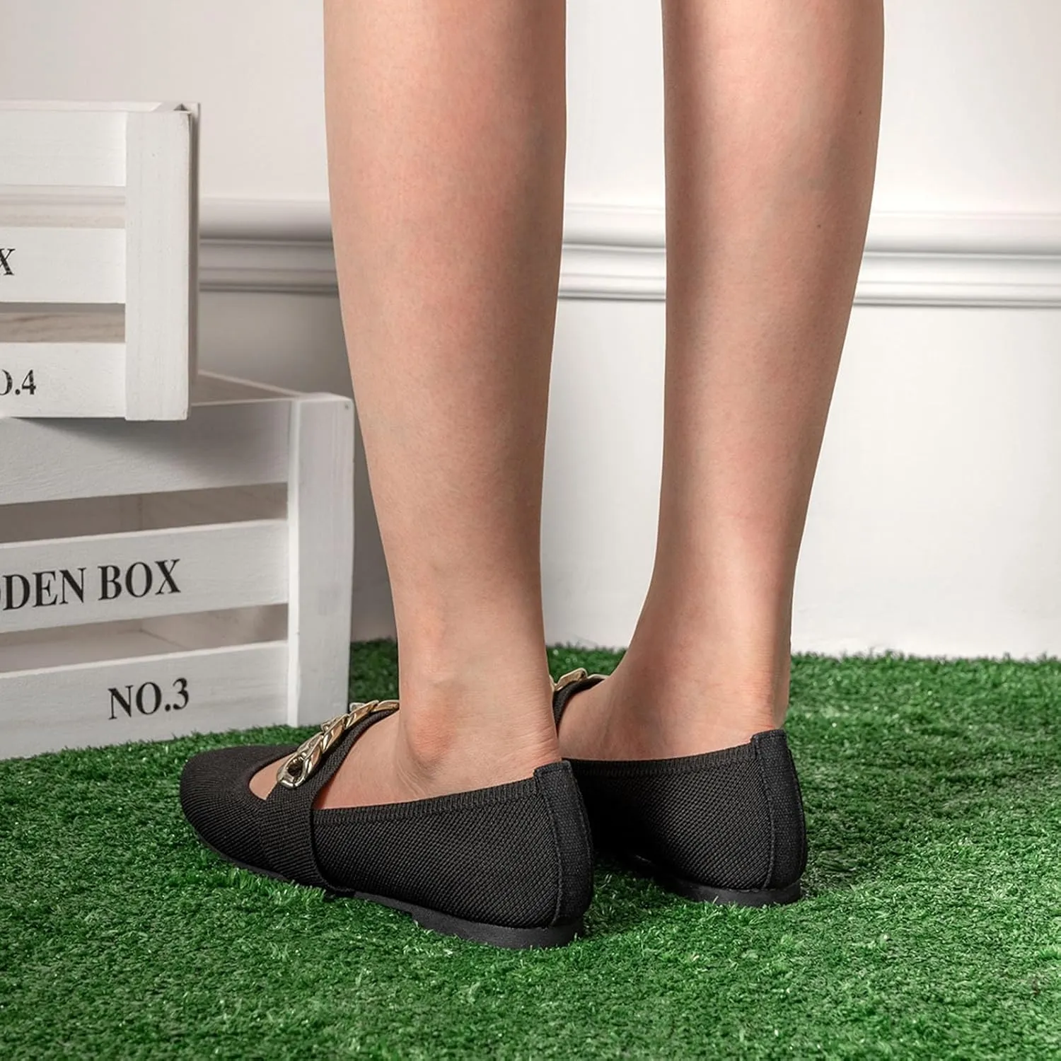 Women's One Legged Metal Chain Loafers Fashionable and Comfortable Pointed Flat Shoes Anti Slip Work Shoes with Straight Strap