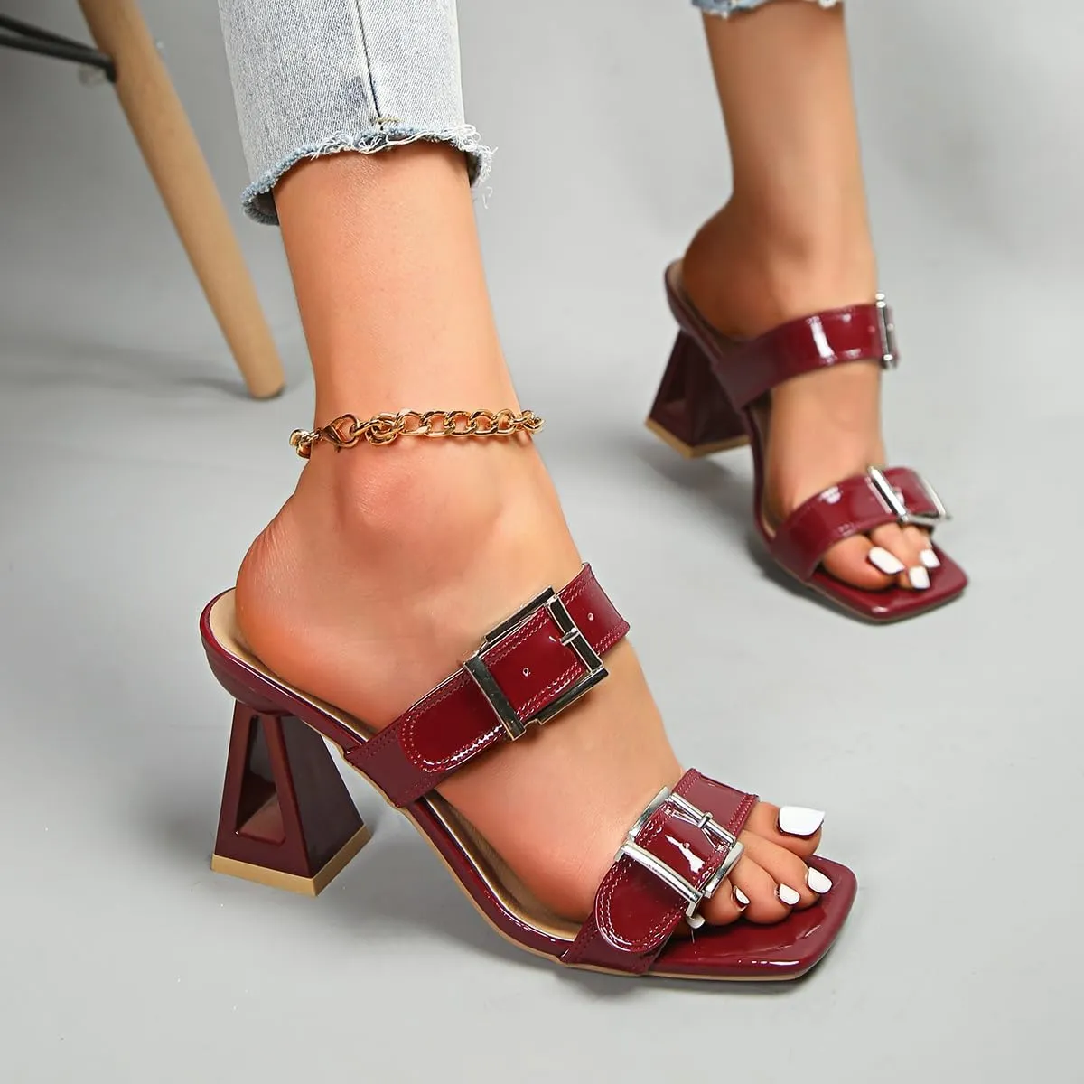 Women’s Silver Heeled Sandals – Square Toe Slip-On Mules with Chunky Geometric Heel & Double Buckle Straps – Metallic High Heel Dress Shoes for Party, Night Out, Fashion Street Style