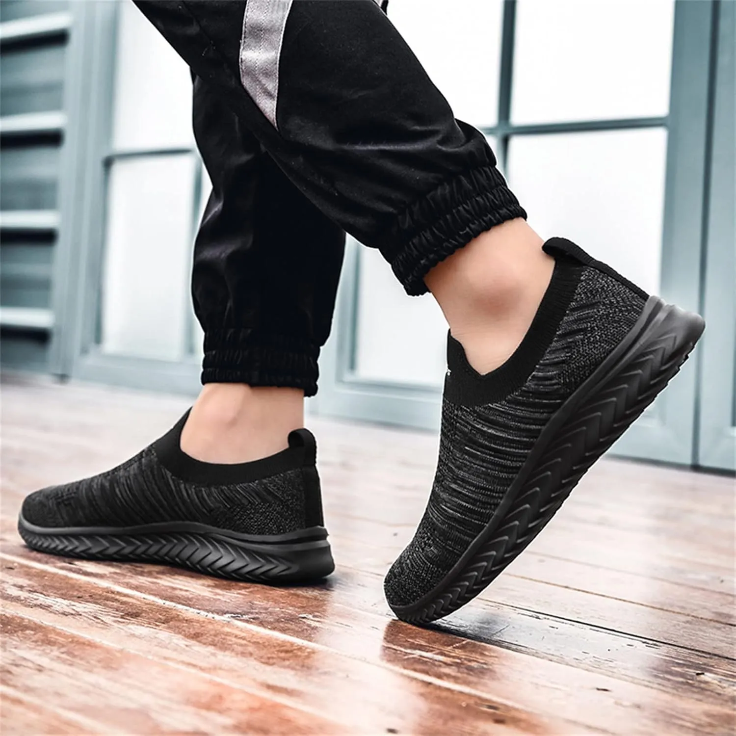 Women's Slip On Sneakers Lightweight Breathable Non Slip Work Shoes Women Walking Men's Casual Shoes Walking Sneakers White Tennis Shoe White Loafers